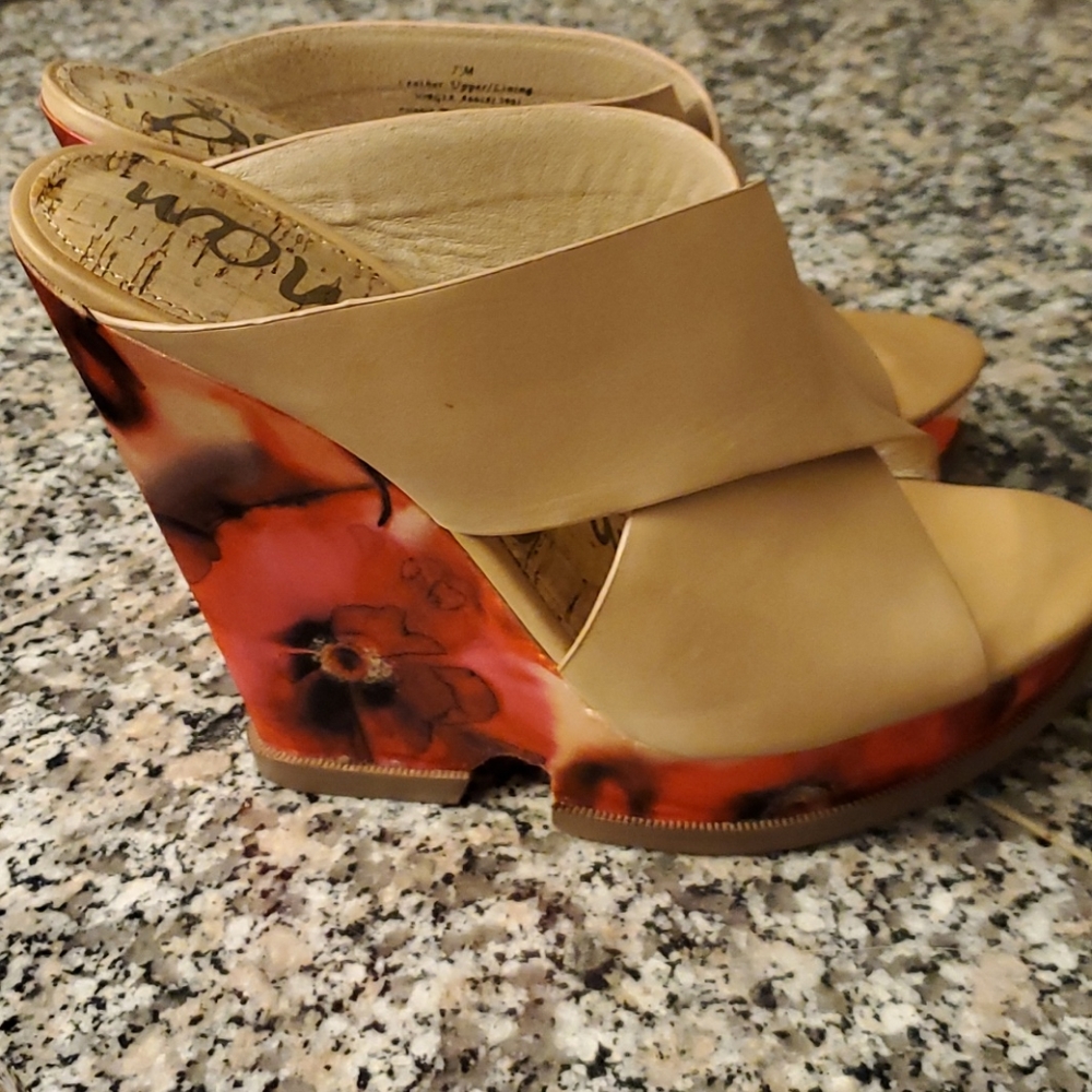Sam Edelman Tan and Floral Wedge Sandals Size 7